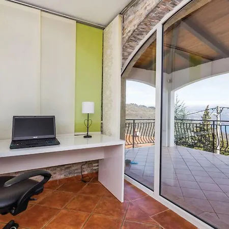 Apartamento Petra Hills *