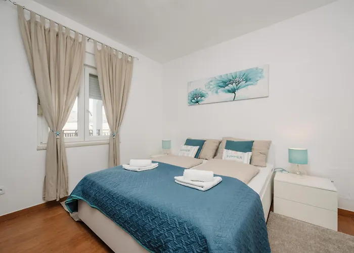 Petra Hills Apartman *